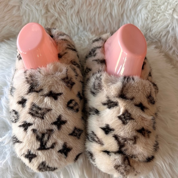 💎❤️ Authentic Louis Vuitton Dreamy Flat Loafers Mink LV Monogram - Picture 2 of 12